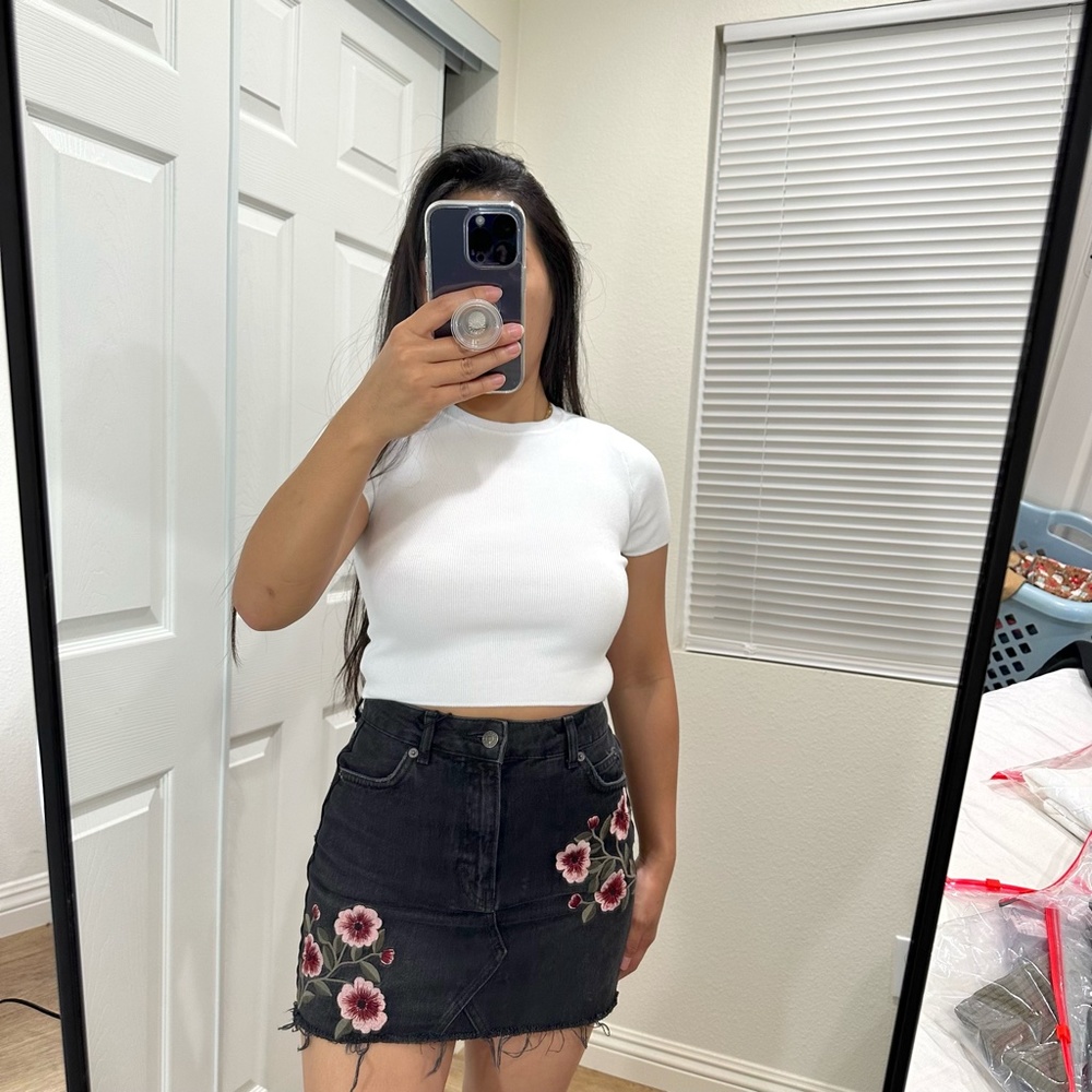 TOPSHOP BLOSSOM EMBROIDERED DENIM SKIRT